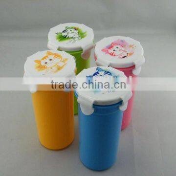 plastic water drinking cups