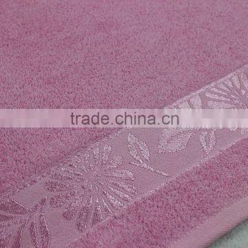 China Wholesale Market Cotton Solid Color and Jacquard Border Bath Towels on Sale photo-2