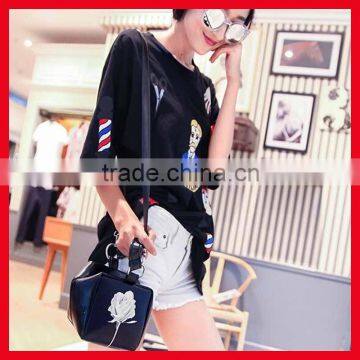 Wholesale China Shoulder Long Strip Pattern Leather Bag photo-5