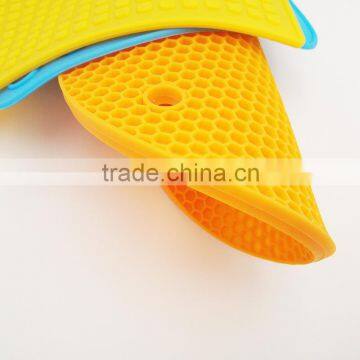Heat Insulation Anti-skidding Silicone Table Mat