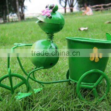 Garden Decoration Frog Painted Metal Frog Pot Metal Frog Frog Pot Outdoor Garden Frog Decor Frog With Bike Pot Flower Pot photo-3