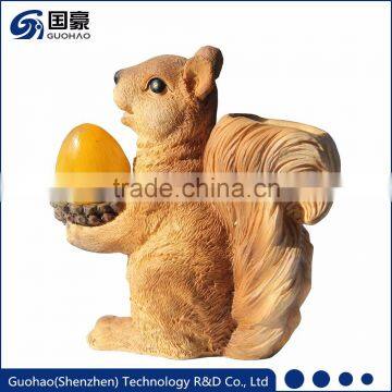 Garden Ornaments Resin Squirrel with Pinecone Solar Lights