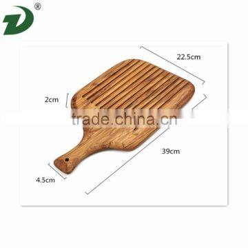 Wood bread board with handle