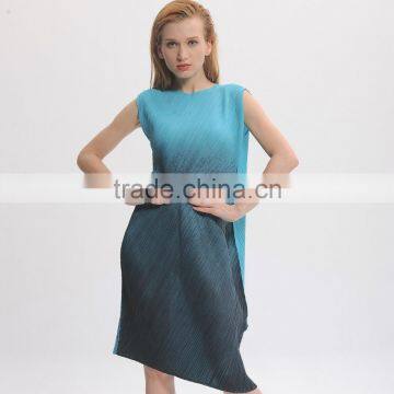 Women wrinkle graduated color irregular hem fashionable dress