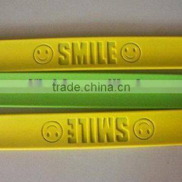 european style cheap magnetic tyvek wristbands for promotion