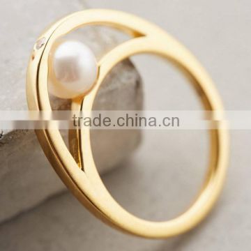 Shiny Gold Plating Crystal Stud Pearl Embrace Ring