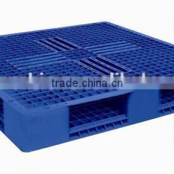 stackable plastic pallet