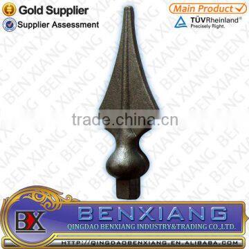 top of fence head of picket wrought iron spear head