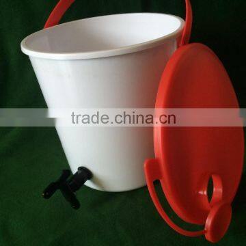 OXFAM bucket of relief supplies,14L with tarp