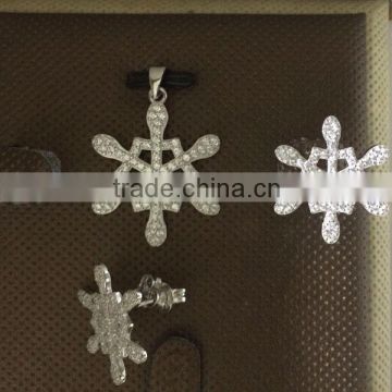 Best Gift for Christmas Snowflake Earring or Pendant Collection