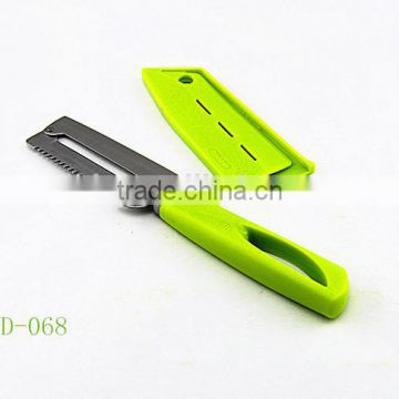 Multi-Functional Peeler Serrated vegetable peeler with cover PD-068