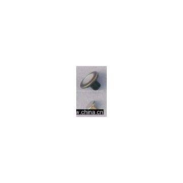 Rivet/hat-peg