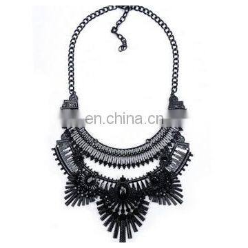 2017 Fashion New Exaggerated Jewelry Statement Necklace Black Crystal Flowers Party Big Brand Vintage Choker Neckalces Pendants