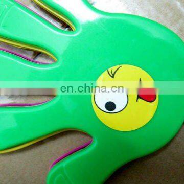 shaking plastic clappers