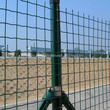 Factory Direct Sales：Fence Mesh