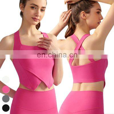 Breathable Running Wear Square Neck Cross Back Yoga Tank Top Sleeveless Gym Fitness Tops Yoga Tank Top Women With Fixed Pad