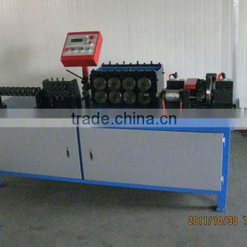 Welded steel pipe striaightener and cutter