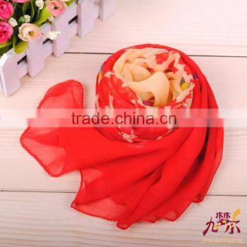 Beautiful and comfortable square head silk scarf