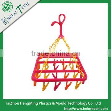 Folding Plastic Clothes Hanger --Z3139