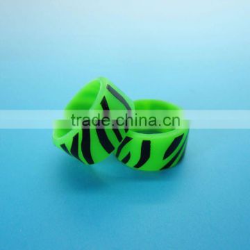 Promotional adult / kid sizes custom print logo color silicone sport rings