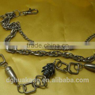 Catching waist chain used by motorcycle rider