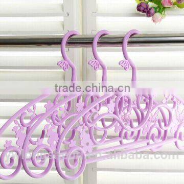 Plastic Coat Hanger Tree With Hollow Flower photo-3