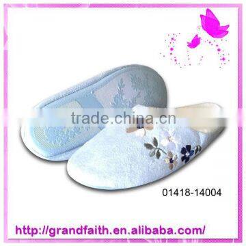 2014 New design low price women indoor slipper