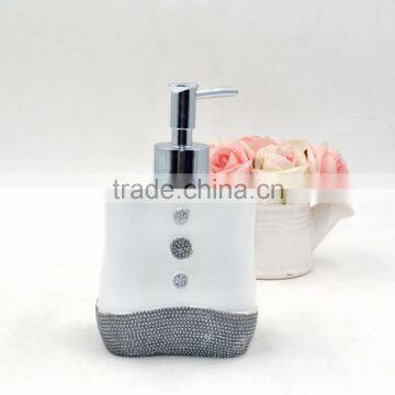 Shining Pearl White Polyresin Bathroom Accessories Set for Hotel and Home photo-2