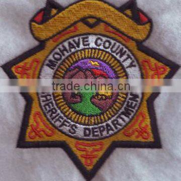 2016 Hot sale high quality cheap embroidery banner badge 100% custom embroidery patch for garment