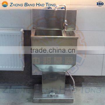 Washing basin with knives sterilization function for cattle slaughter house equipment