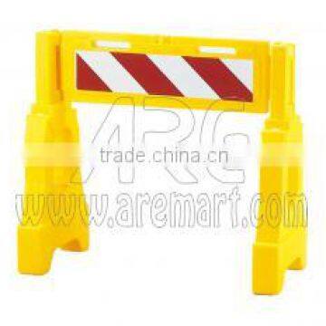Assemble-disasssemble vertical type Plastic Road Safety Barricade