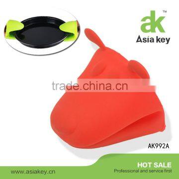 Red Color Cute Animals Puppy Shape Heat Proof Silicone Oven Mini Mitt