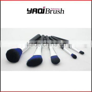 Lip brush with synthetic hair