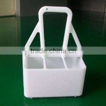 Plastic beer bottle carrier