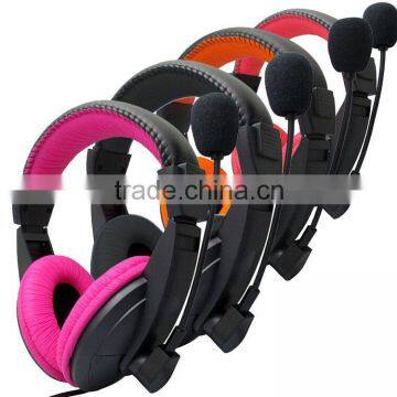 Virtual reatlity gaming headset with microphone volume control