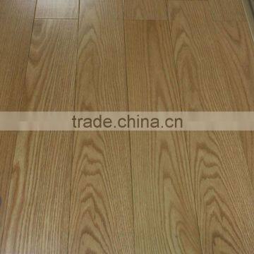 Red Oak Engineered Wood Flooring, flat surface