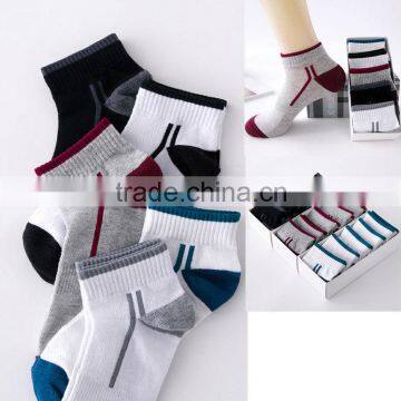 men custom embroidered socks factory 100 polyester socks