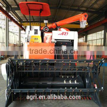 Agricultural mini soybean combine harvester
