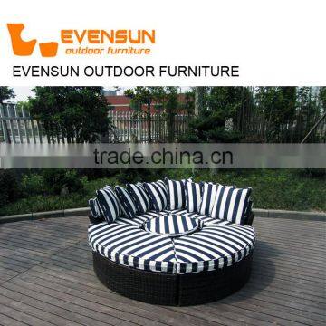 Sun Lounger Specific Use and Modern Appearance Outdoor Rattan Sunbed photo-2