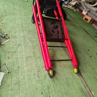 Производитель поставляет складные мобильные футбольные судьейские кресла для соревнований