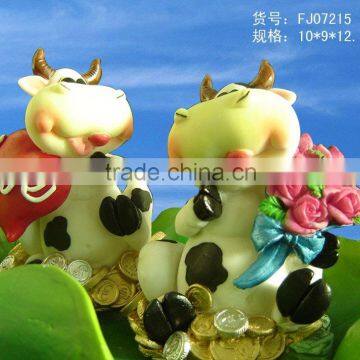 Polyresin cow