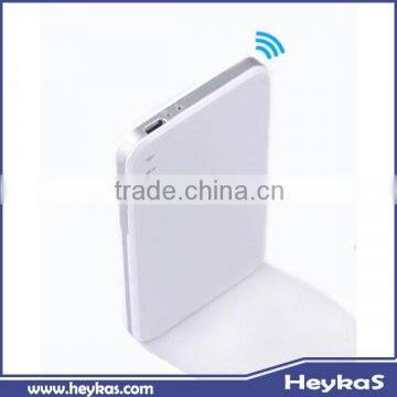Slim portable wifi sd card reader with power bank