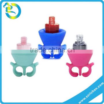 Wholesale Fashion Shape customized logo silicone Wearable Nail Polish Bottle Holder With Ring