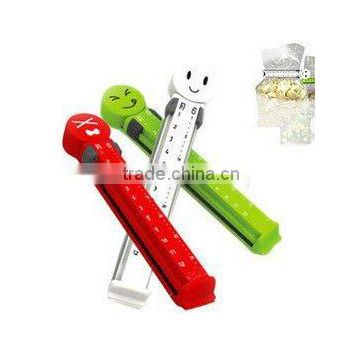 smile sharp plastic bag clips can print logo (accept OEM)