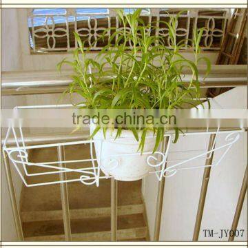 Metal wire flower basket