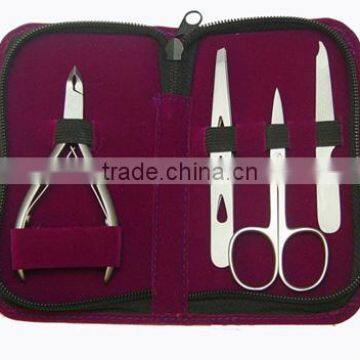 HIGH QUALITY MANICURE PEDICURE KIT