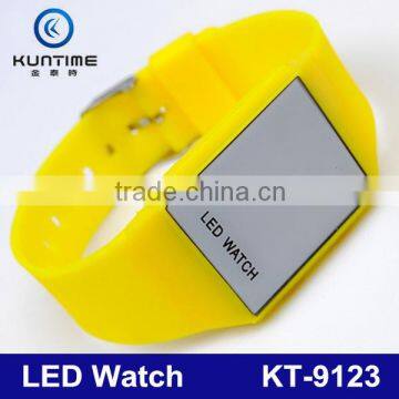 Vogue Promotional Bracelet LED Wrist Watch Touch LED Watch photo-5
