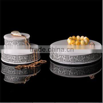 China High End Unique Acrylic Jewelry Display Stand