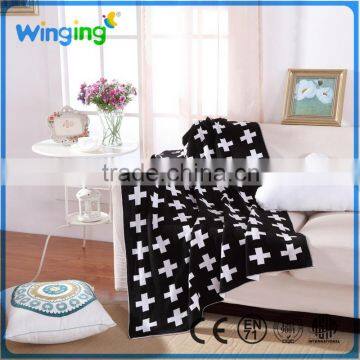 alibaba factory wholesale baby blanket white and Black knit baby blanket