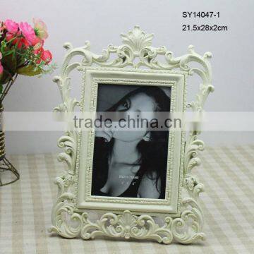 Polyresin wedding gifts milky white photo frame